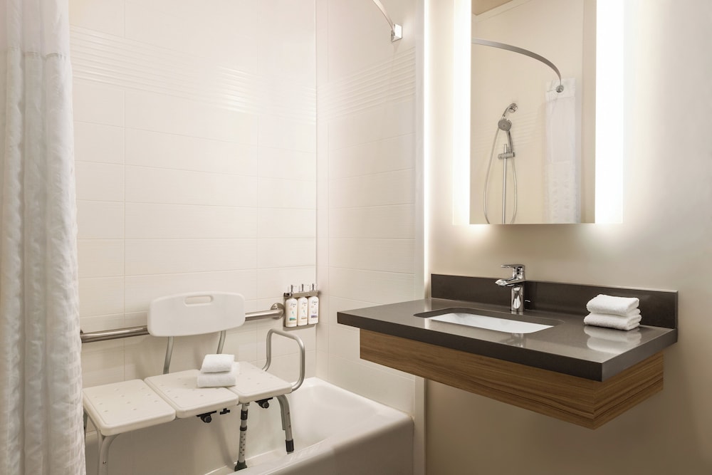 Candlewood Suites Mount Pleasant by IHG - photo 52