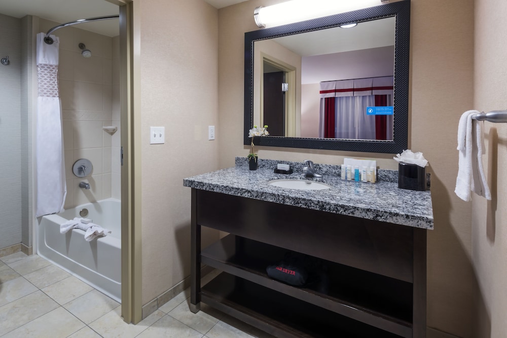 Hampton Inn & Suites Salt Lake City University Foothill Dr - photo 42