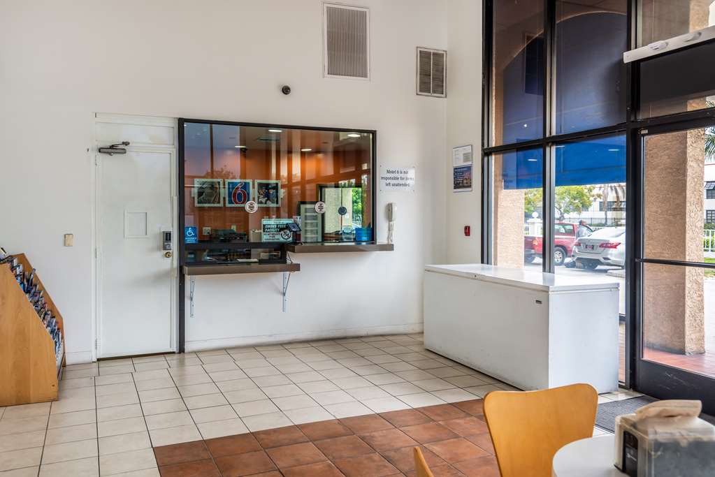 Motel 6 Gardena CA South - photo 22