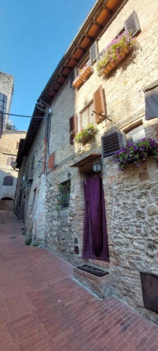 Casa nel centro storico — 4-Star Luxury Hotel in San Gimignano, Italy