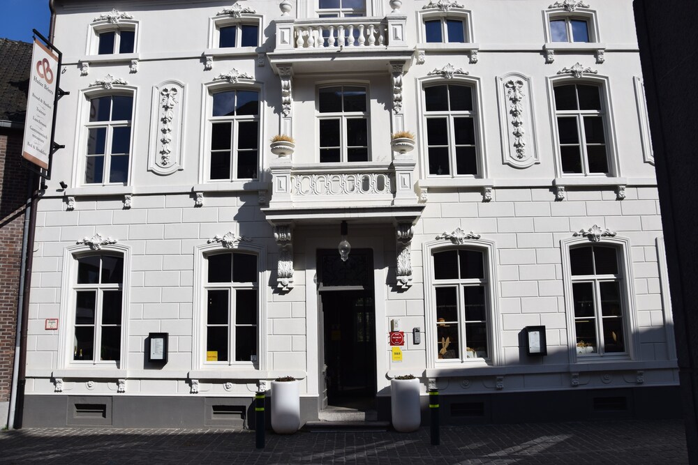 B&B Huize Briers — 4-Star Luxury Hotel in Bilzen, Belgium