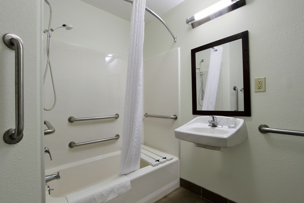 Candlewood Suites Rogers Bentonville - photo 21