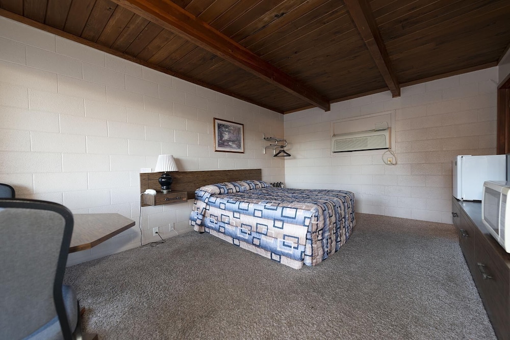 Cedar Inn — Mccook — photo 2