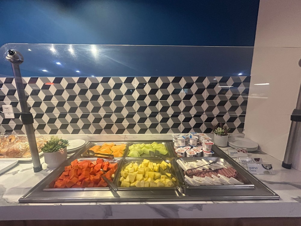 Holiday Inn Express Mexico Aeropuerto by IHG