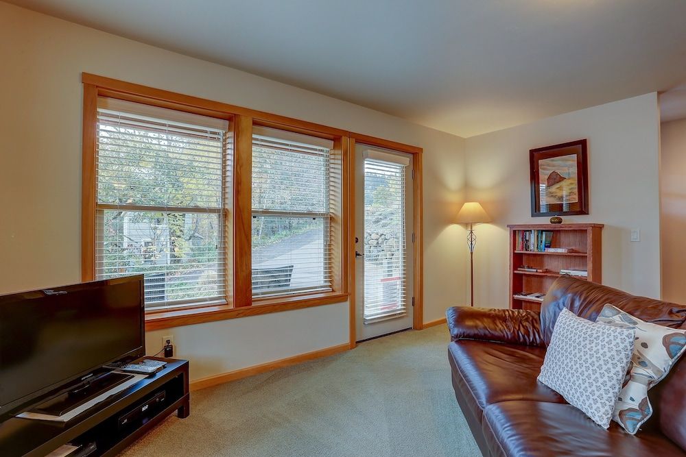 Hutson's Hideaway 30 Day — 4-Star Luxury Hotel in Hood River, United States