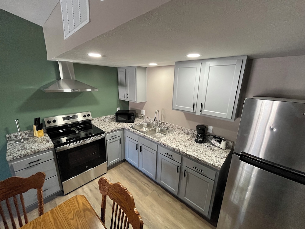 Valley Inn and Suites - photo 42