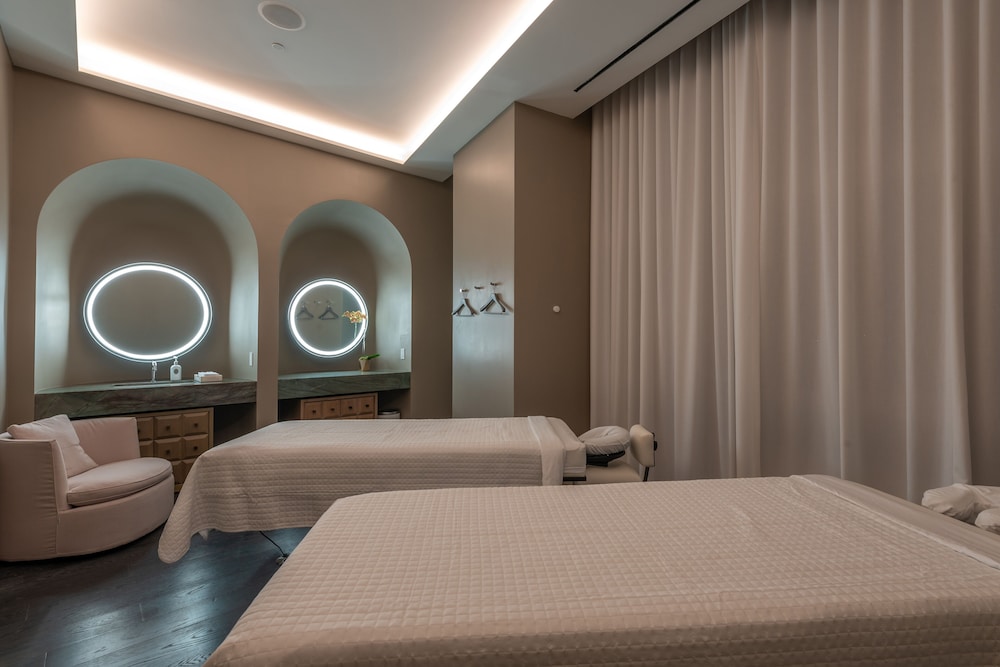 Suites at SLS Lux Brickell managed by CE - photo 18