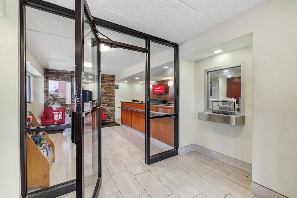 Red Roof Inn Parsippany - photo 2