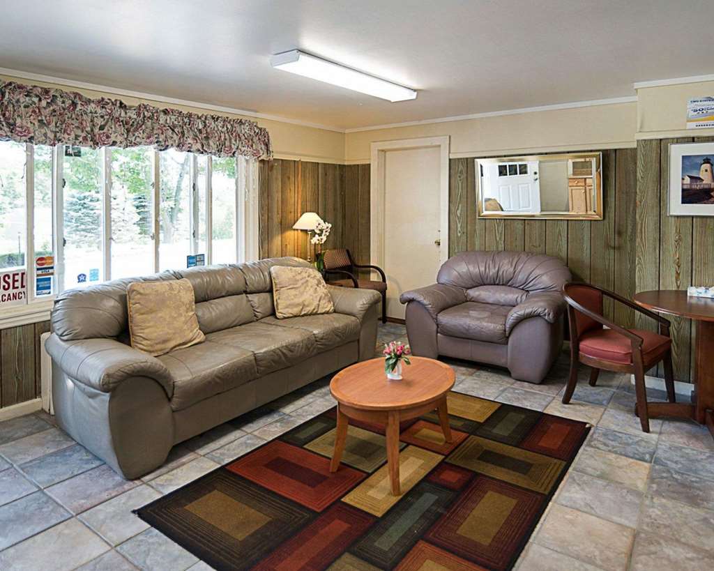 Econo Lodge Westminster MA - photo 11