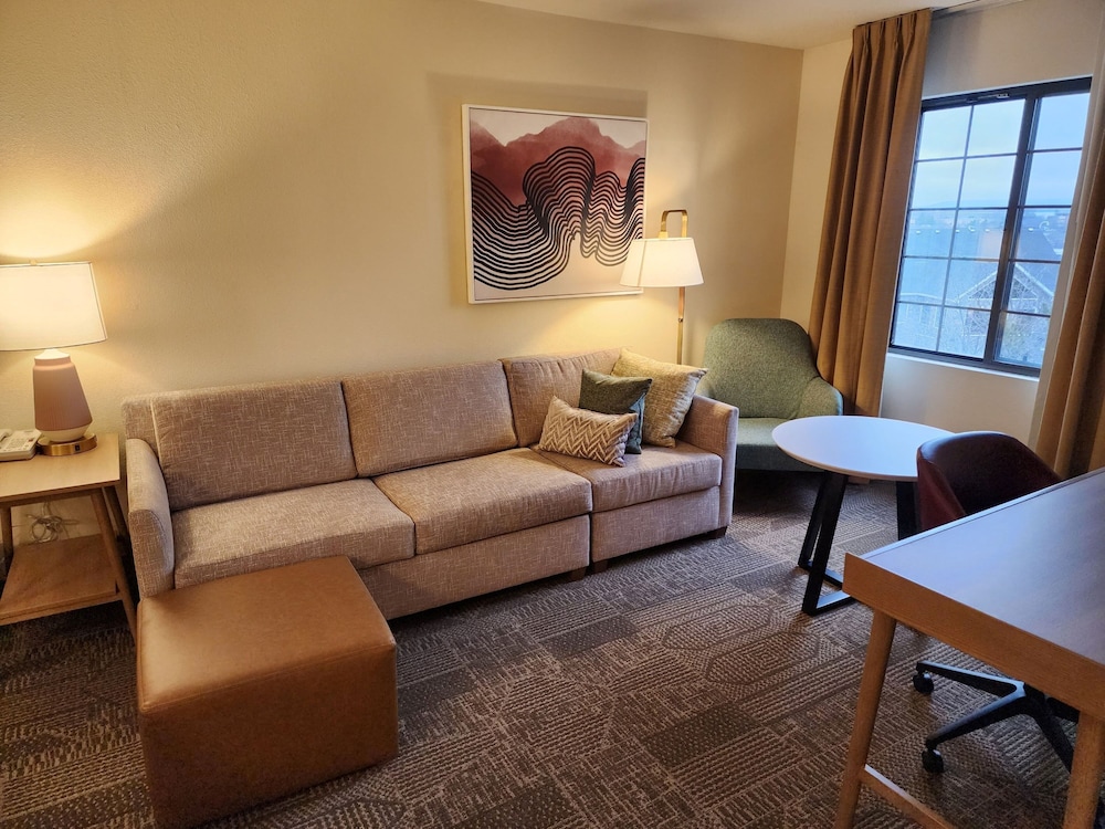 Staybridge Suites Allentown Bethlehem Airport by IHG - photo 12