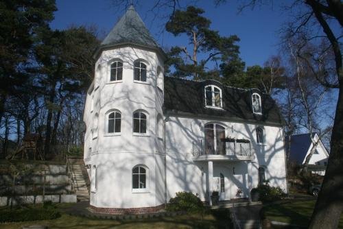 Villa Heinrich — 4-Star Luxury Hotel in Ostseebad Binz, Germany
