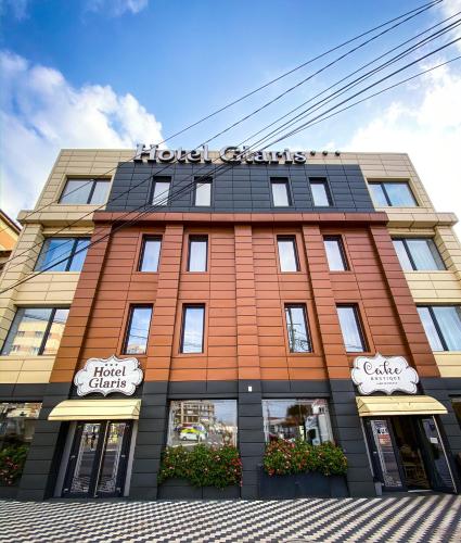 Hotel Glaris — hotel in Targu Frumos