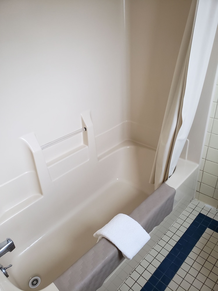 Budget Host Inn Somerset - photo 29