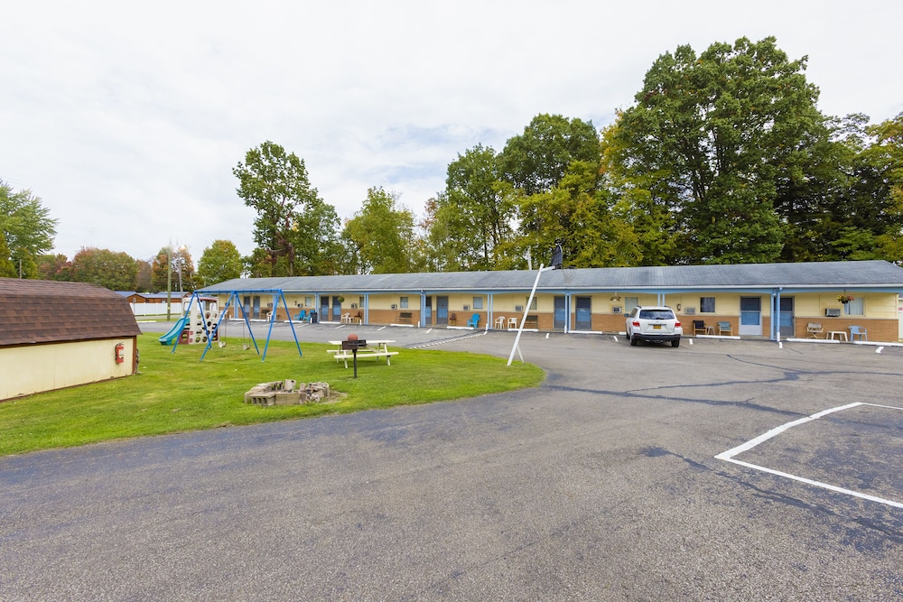 Parkside Motel by OYO Meadville Conneaut Lake - photo 53