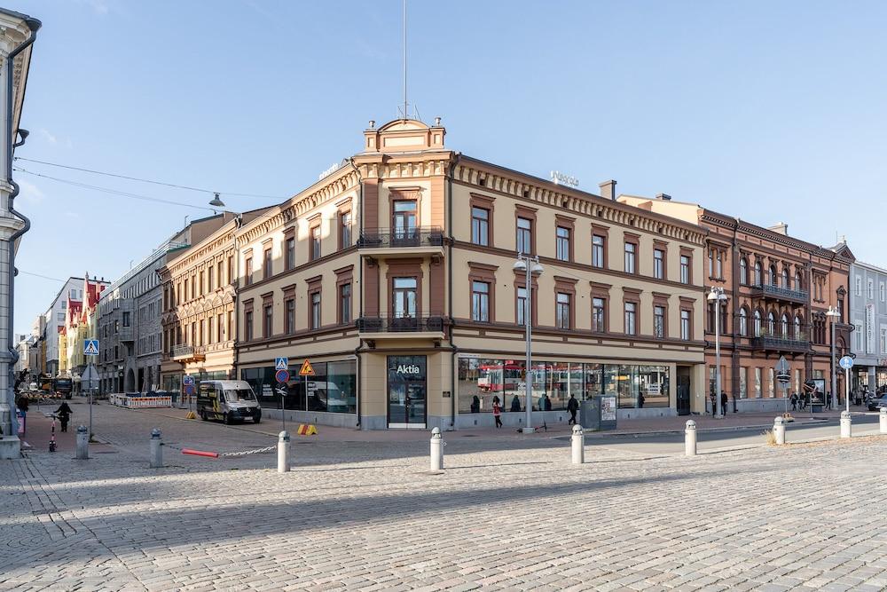 Renovated 1BR at Main Square Sauna & Parking — 4-Star Luxury Hotel in Tampere, Finland