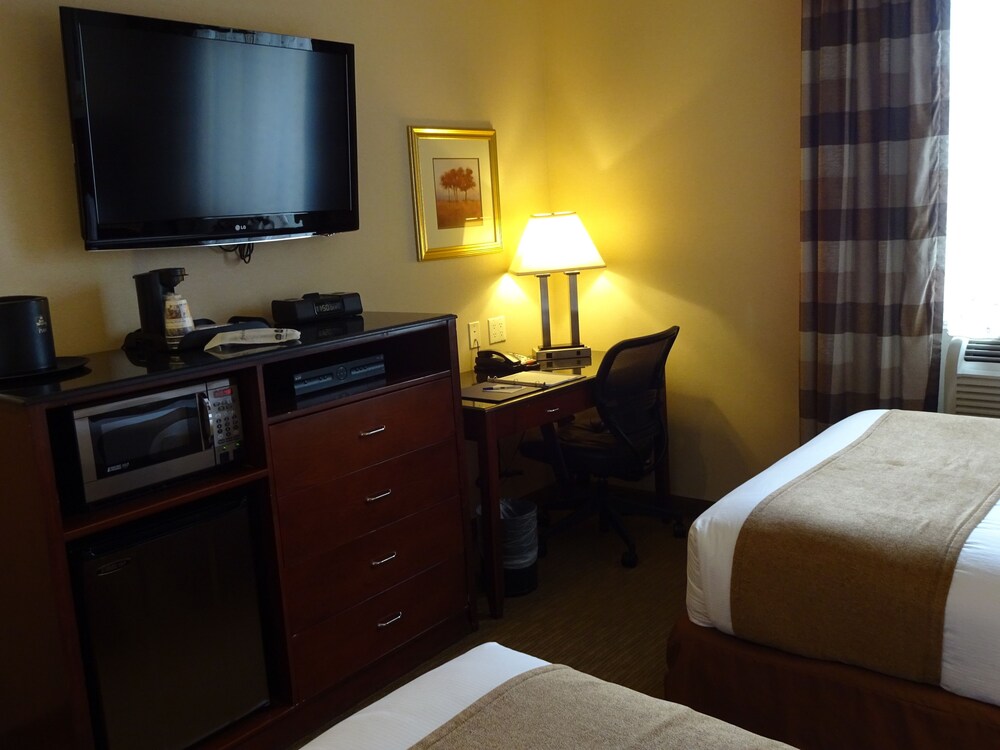 Best Western Plus Arena Hotel - photo 11