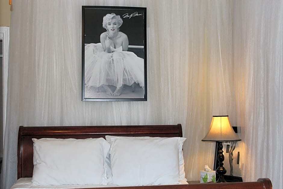 Hollywood Dream Suites - photo 4