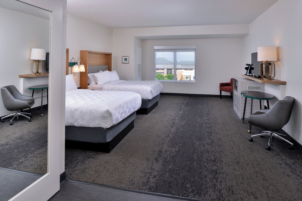 Holiday Inn Hotel & Suites Farmington Hills Detroit NW by IHG - photo 16