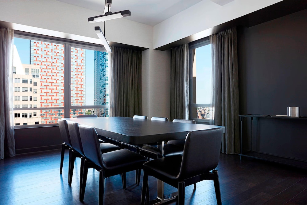New York Marriott at the Brooklyn Bridge - photo 36
