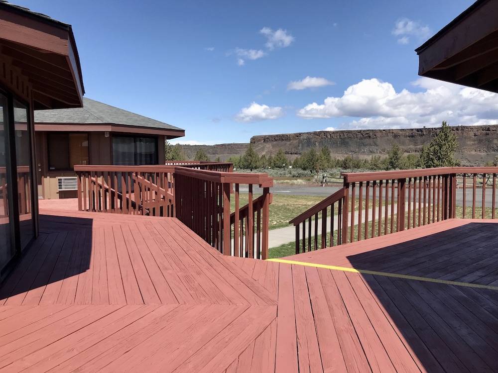 Smith Rock Resort - photo 20