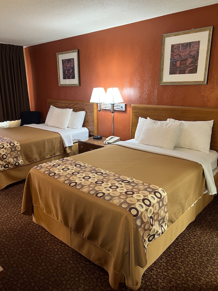 Executive Inn Schenectady - photo 2