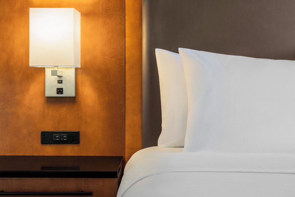 Crowne Plaza Auburn Hills by IHG - photo 8