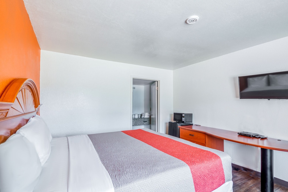 OYO Hotel Baton Rouge East I 12 Louisiana - photo 13
