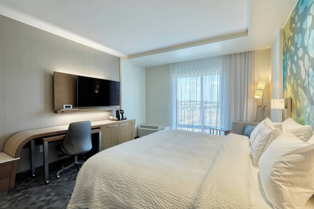 Courtyard by Marriott North Brunswick - photo 17