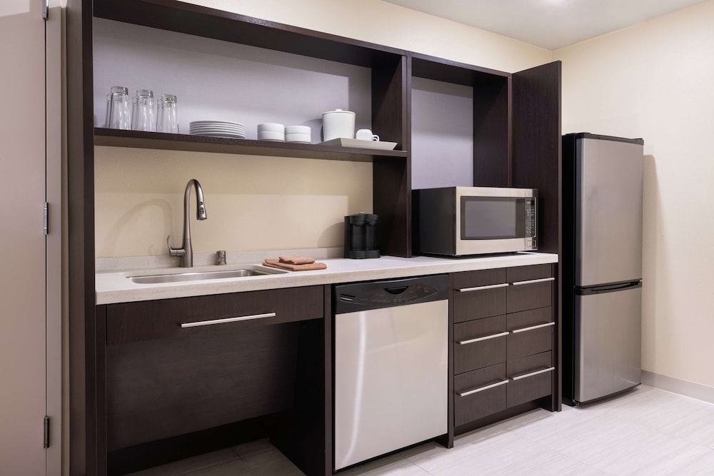 Home2 Suites by Hilton Anchorage Midtown - photo 18