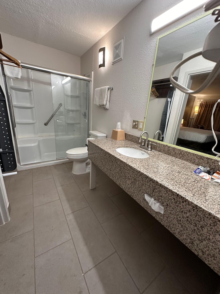 Travel Inn Kingsport - photo 25