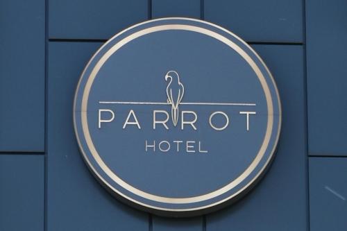 Hotel Parrot — Raszyn