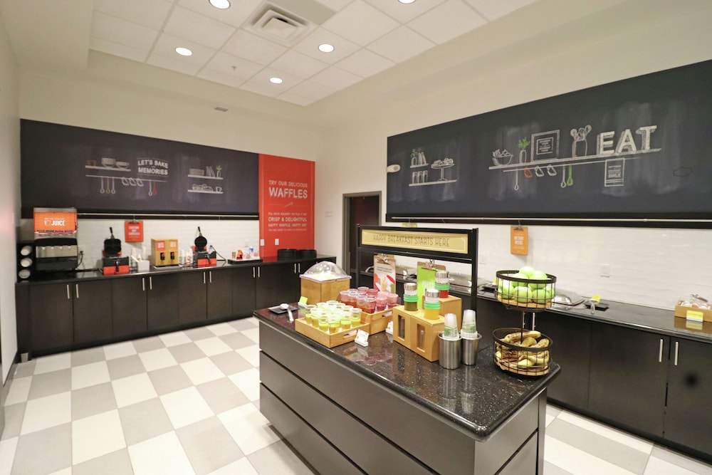Hampton Inn Kearney - photo 45