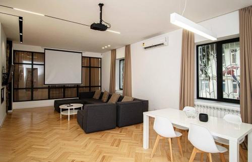 Super Cozy Stylish Apartment For 4 In Tbilisi