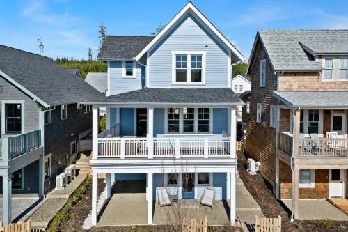 Deja Blue by Seabrook Hospitality in Huntington Beach, United States