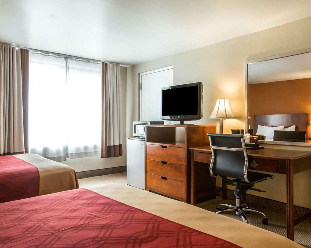 Econo Lodge Lake Region - photo 11