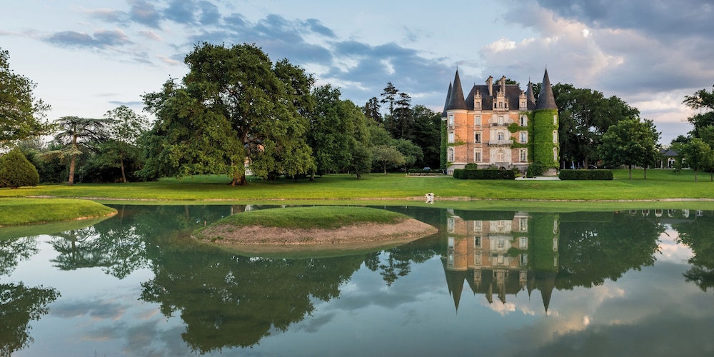 Château d'Apigné — 5-Star Luxury Hotel in Le Rheu, France