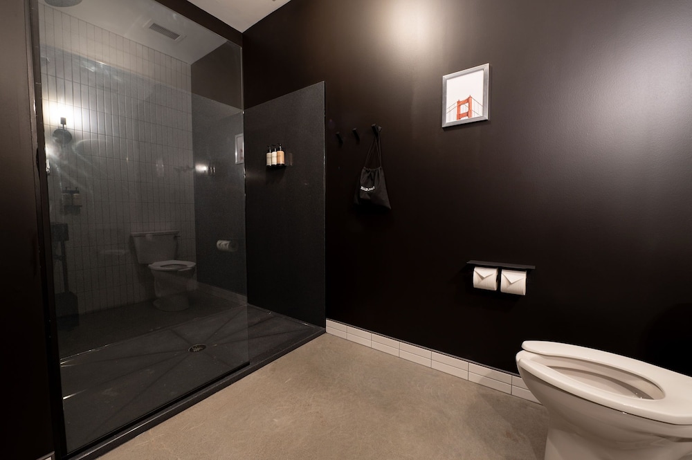 Arch and Cable Hotel - photo 35