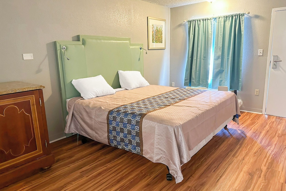 Hahira Inn By OYO near Valdosta - photo 27