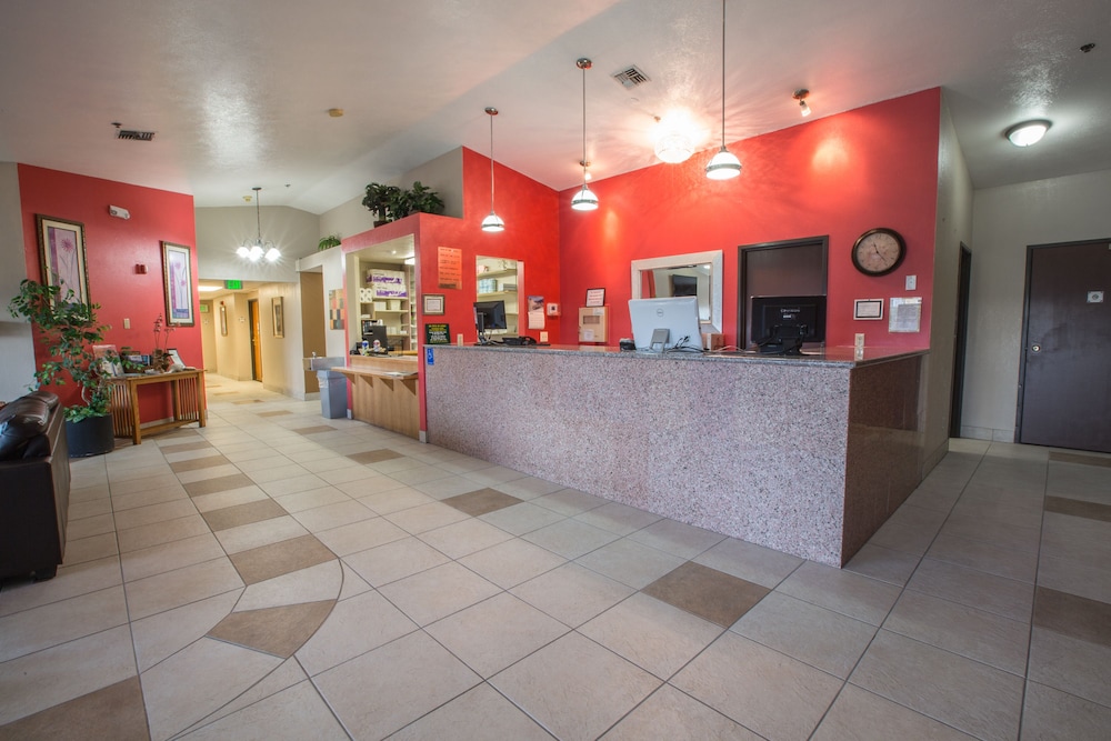 Bridgeway Inn & Suites Portland Airport - photo 3