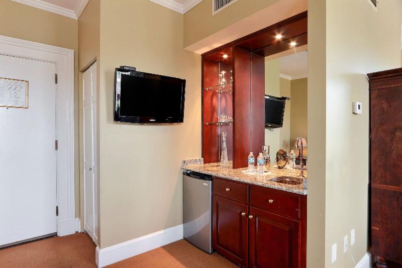 The Presidents Quarters Inn - photo 90