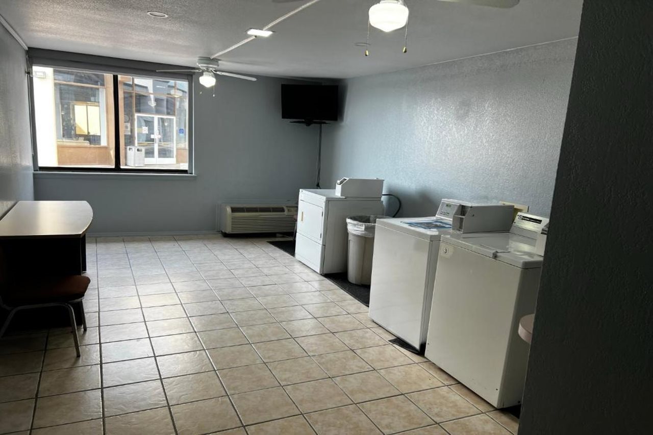 Super 8 by Wyndham Fort Worth Entertainment District - photo 23