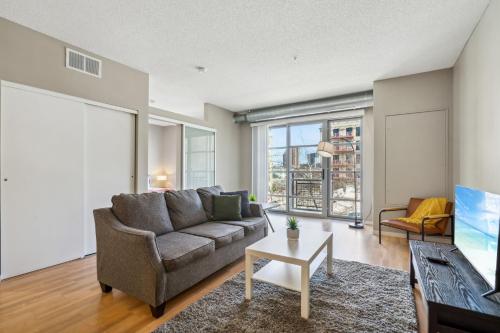 CozySuites Mill District with pool gym #11 — 4-Star Luxury Hotel in Minneapolis, United States