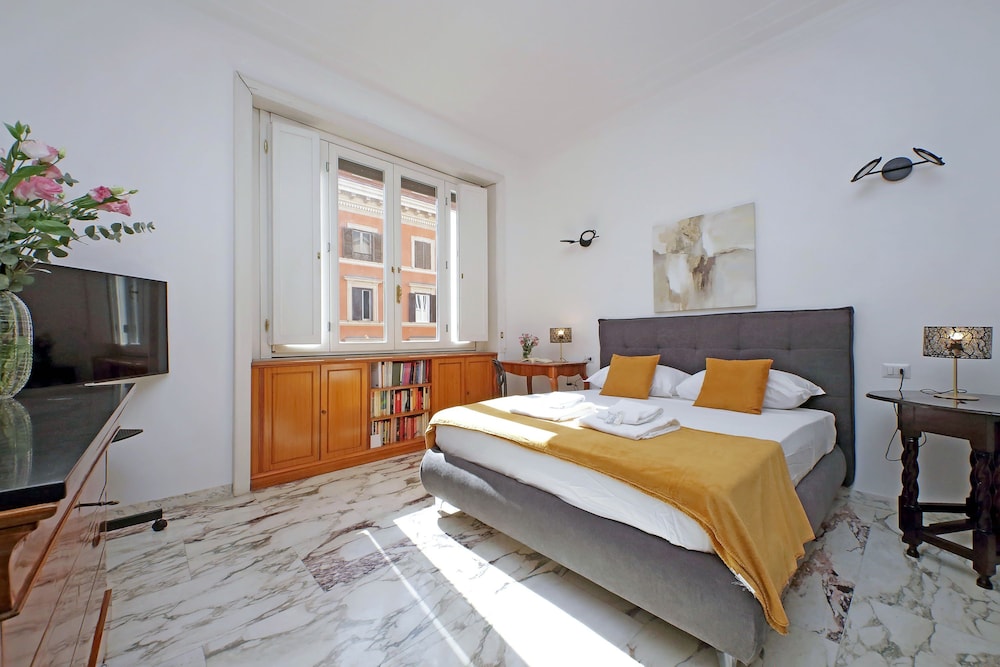 4BNB Spacious Gracchi Apartment — 4-Star Luxury Hotel in Rome, Italy