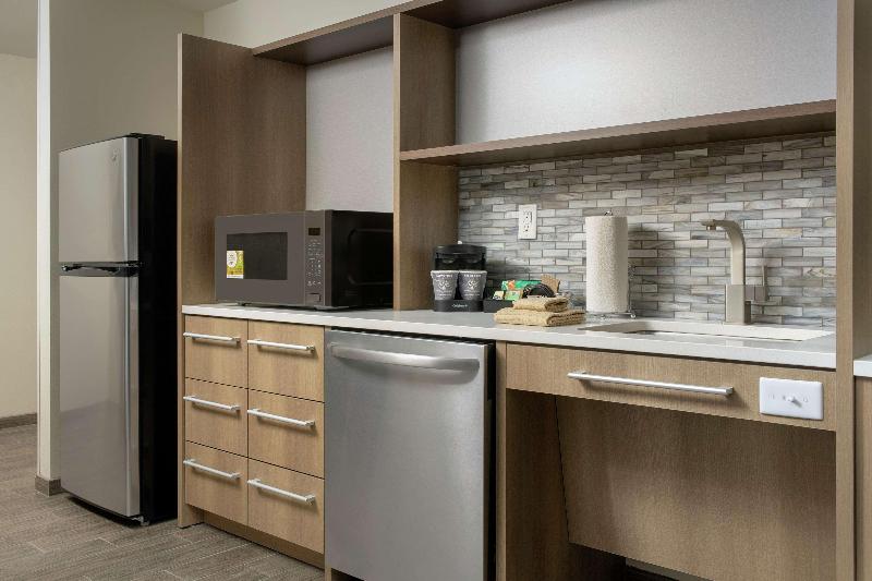 Home2 Suites by Hilton Edison - photo 6