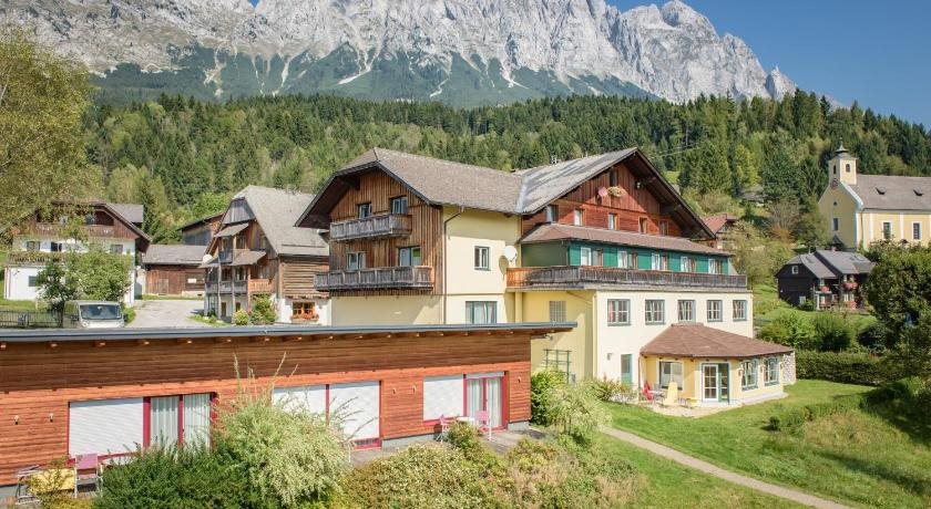 MAYER Wirtshaus und Dorfhotel — hotel in Sankt Martin Am Grimming