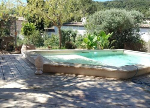 Les 3 petits oiseaux — hotel in La Valette-Du-Var