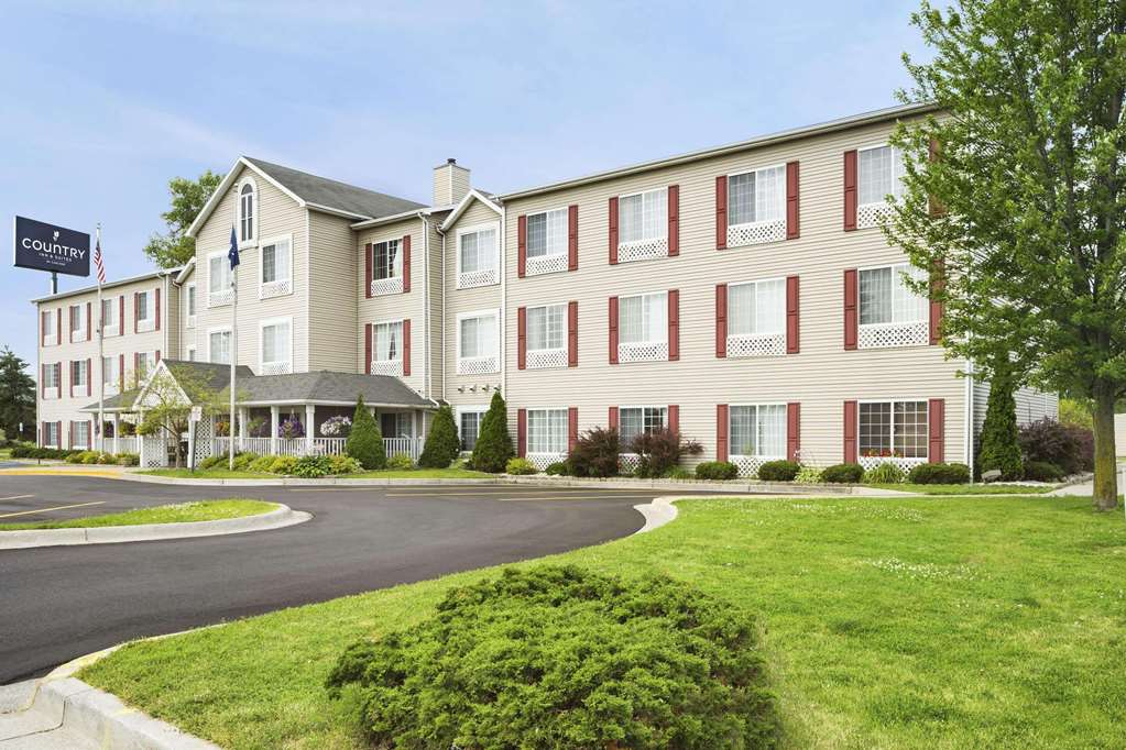 Country Inn & Suites by Radisson Grand Rapids Airport MI - featured photo