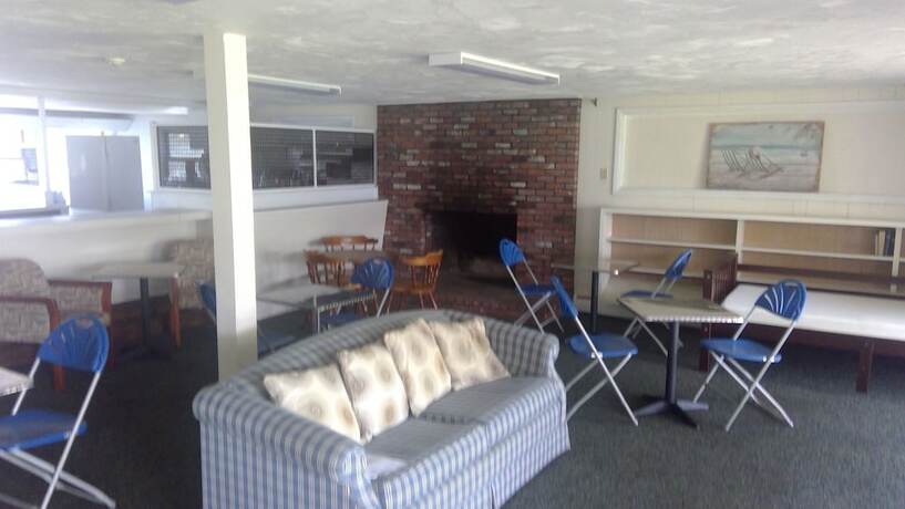 Village Green Motel - photo 2