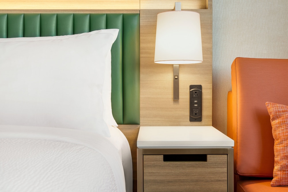 Holiday Inn Long Island City LaGuardia West - photo 4