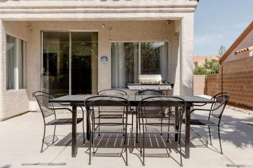 Rose Canyon 5 Bedroom Home in Las Vegas